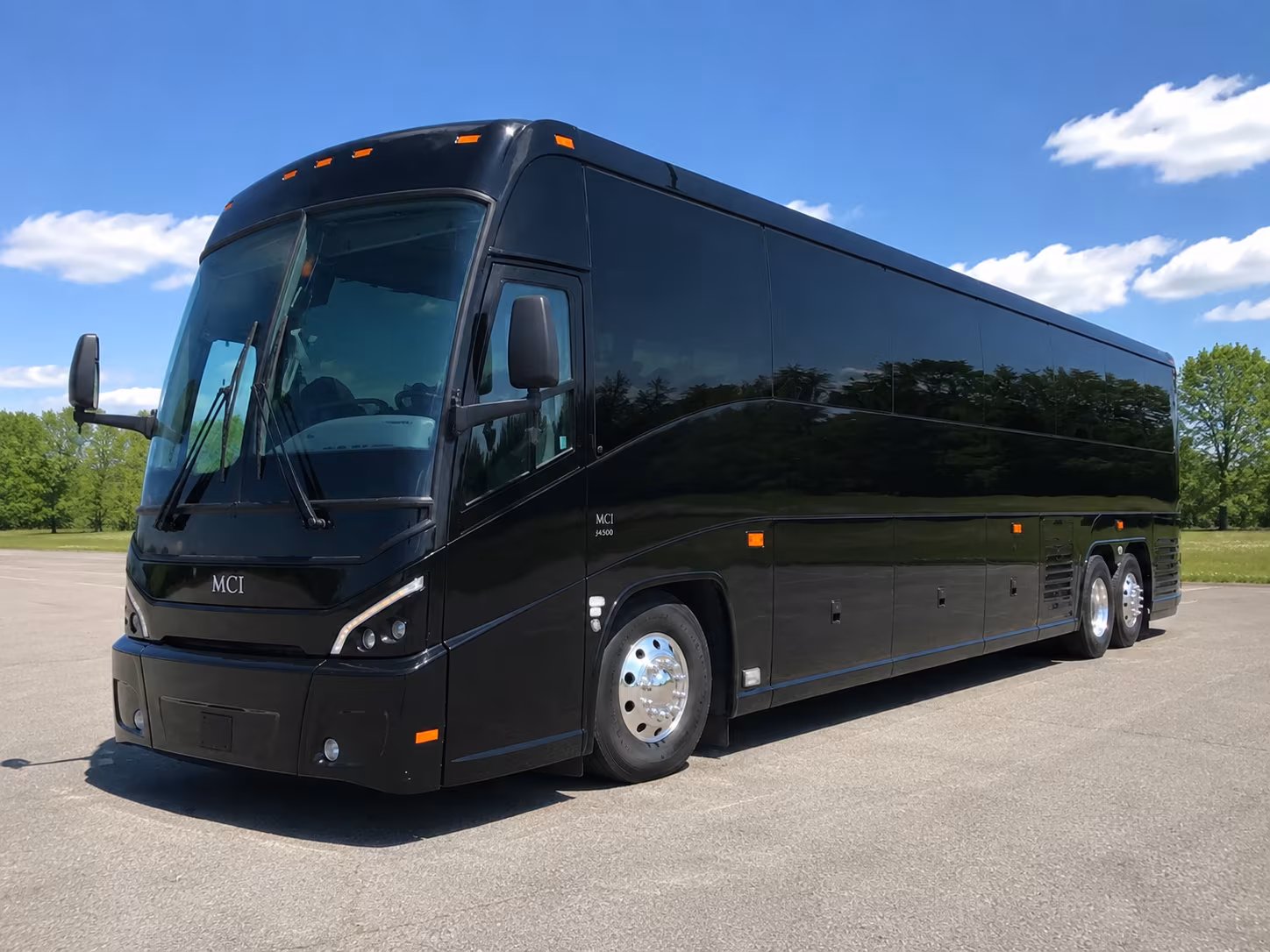 buses for saratoga race course and summer festival season