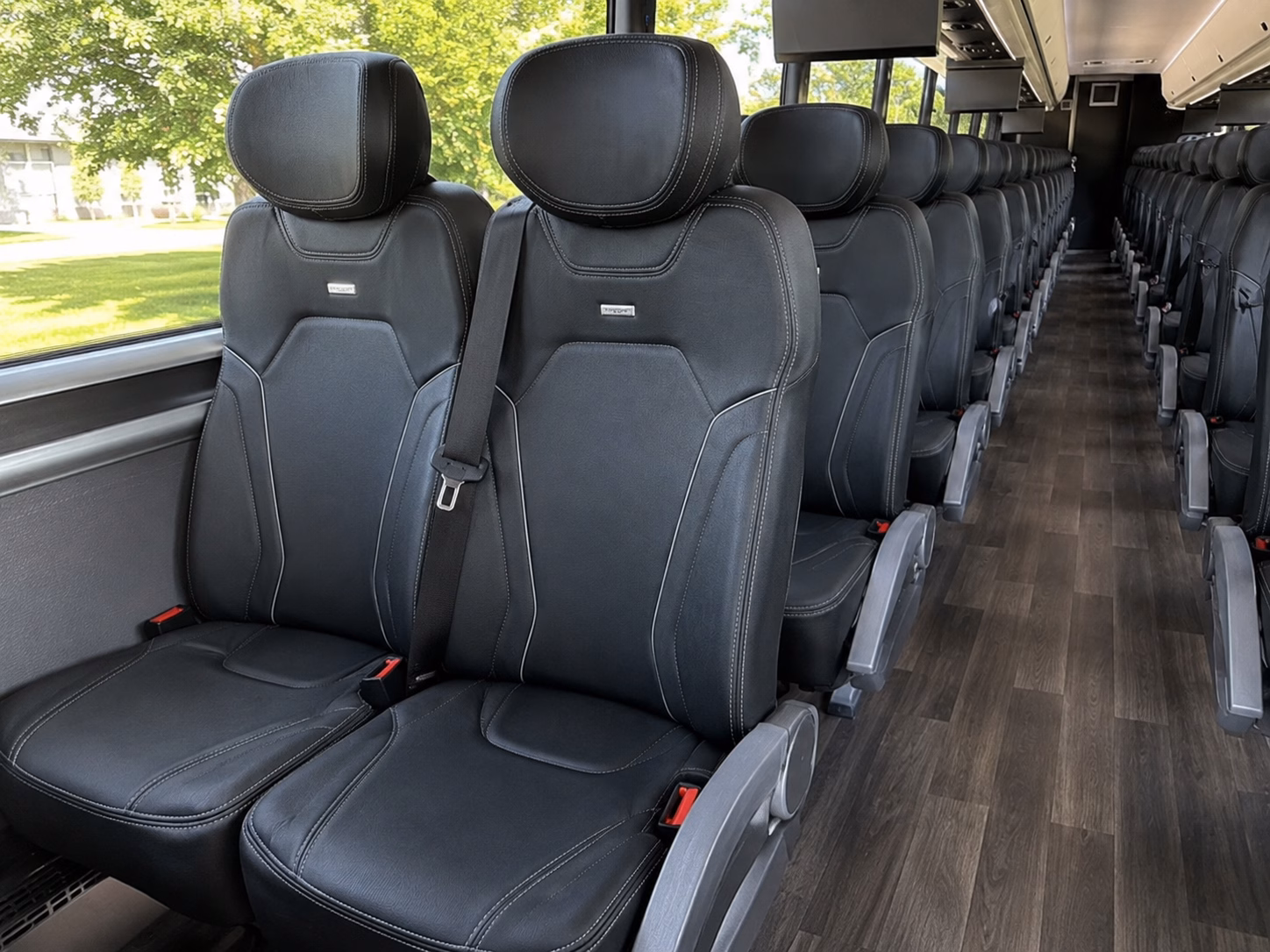 hudson valley winery bus rentals along us 9j and route 9h
